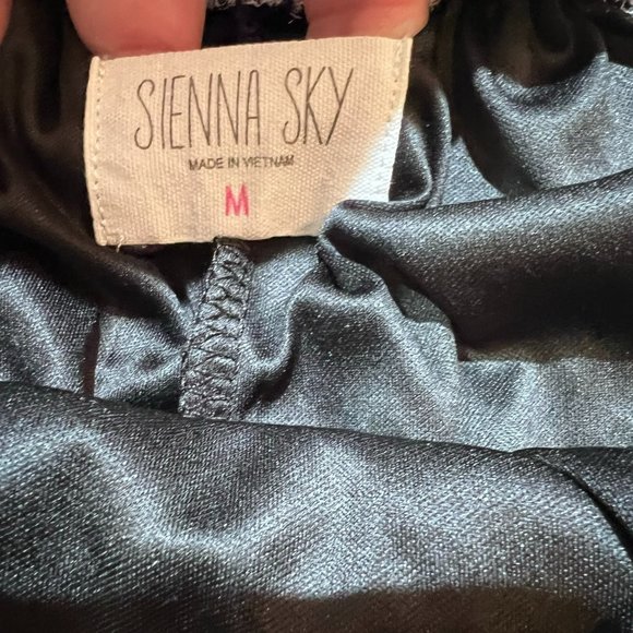 Women's Sienna Sky Black‎ and White Ruffled Tier Mini Skirt Size Medium - Picture 3 of 4